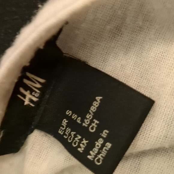 H&M cream colored Henley Top, sized Women's Small - Picture 2 of 3